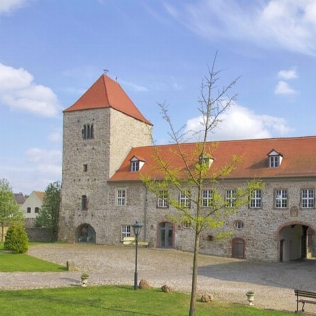 Christina Steinmüller, dein Ansprechpartner bei Hotel Burg Wanzleben